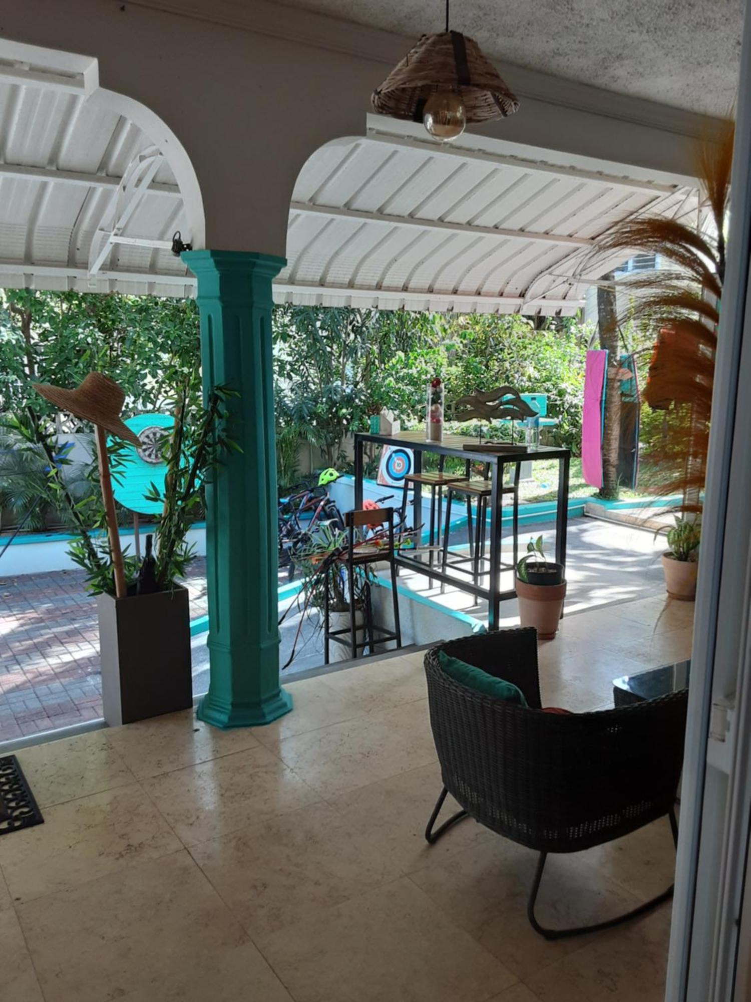Bed and Breakfast Explora Prestige à Blue Bay Extérieur photo